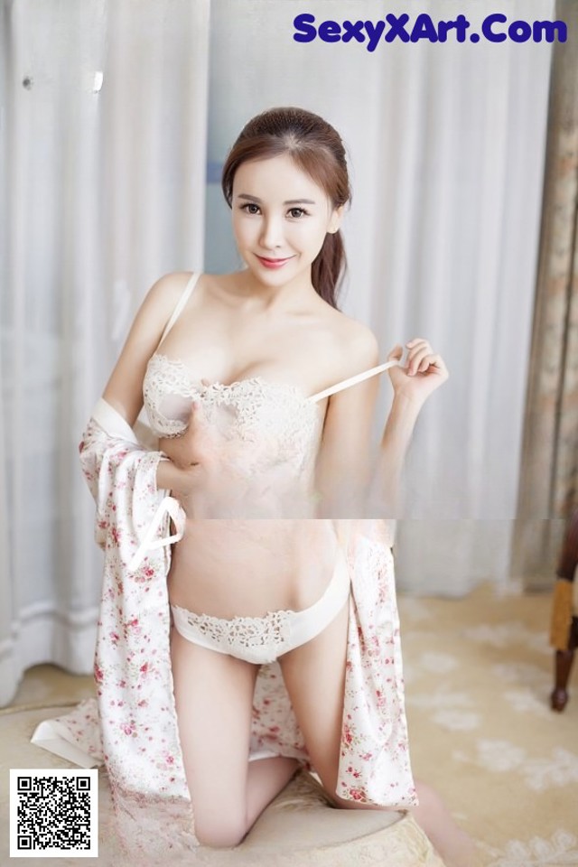 UXING Vol.022: Model Angelin (吕 婉 柔) (52 photos)